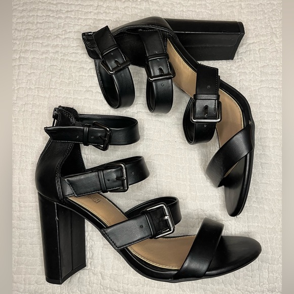 Brash Shoes - Strappy heels NWOT